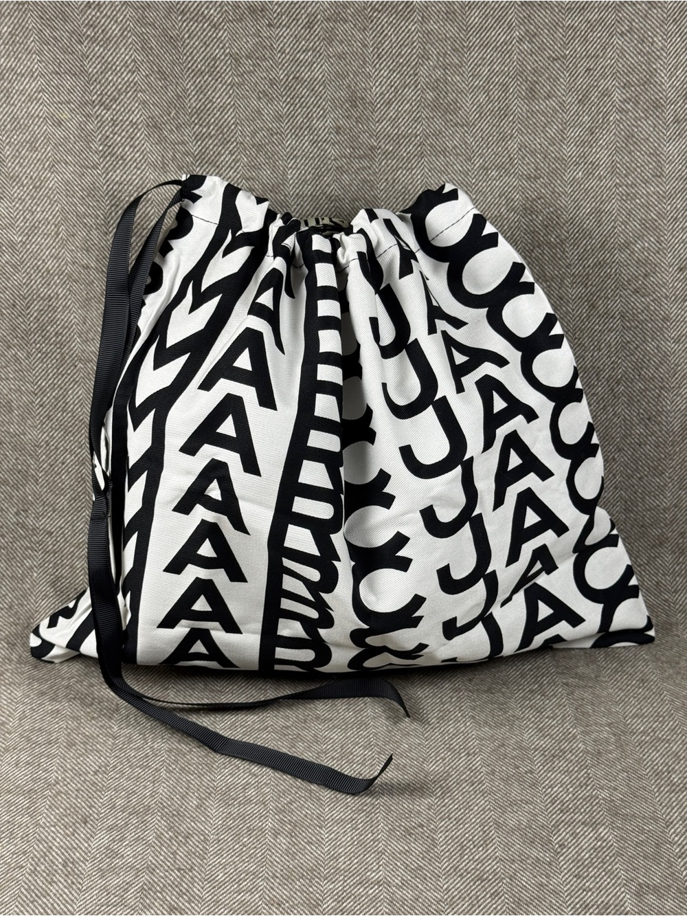 Marc Jacobs Monogram Leather Crossbody Tote Bag in White & Black - Picture 16 of 16